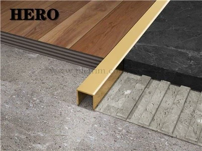 Mosiężna listwa przejściowa o różnej wysokości